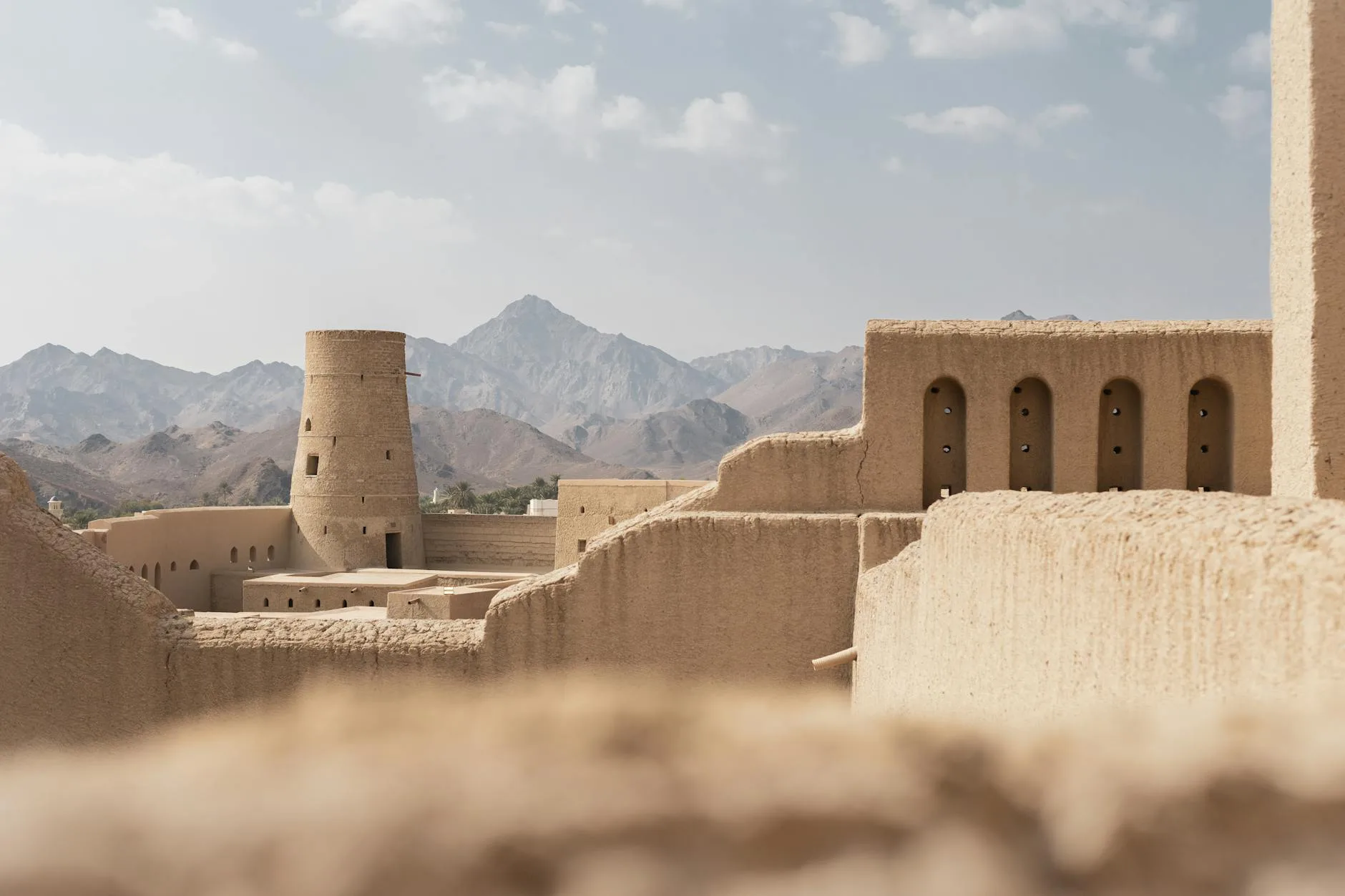 Jour 3 : Mascate → Nizwa (170 km, ~2h)