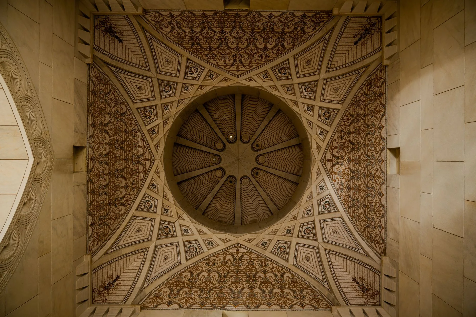 La Grande Mosquée Sultan Qaboos : l'incontournable absolu