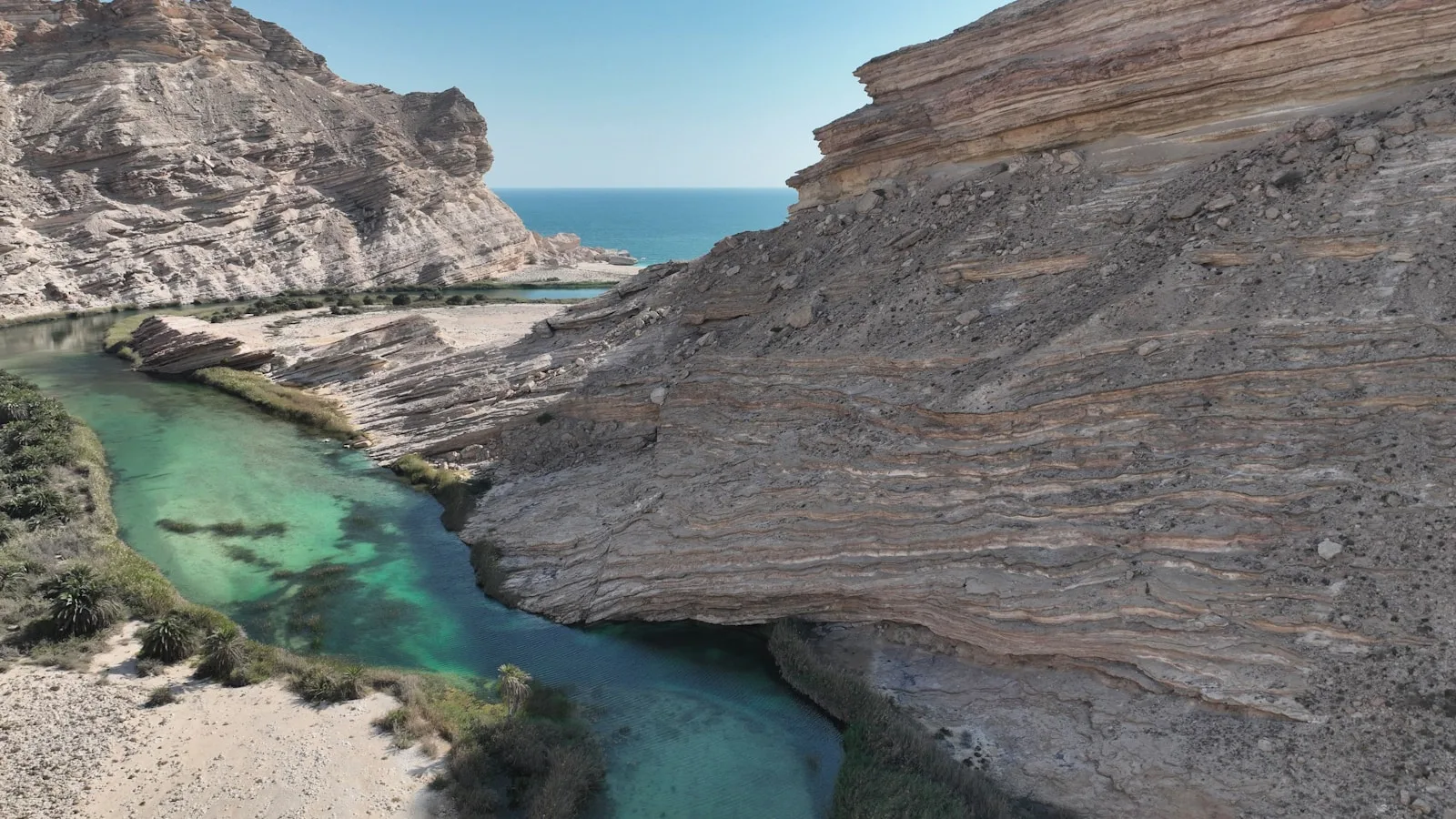 Wadi Shab et le Bimmah Sinkhole : la route côtière